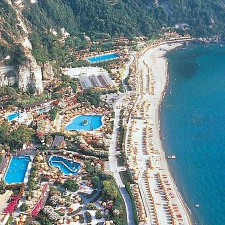 Appartamenti Su Piazza Matteotti Forio Centralissimi Buitenkant foto