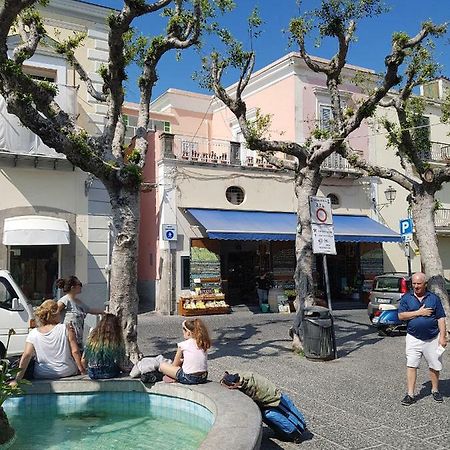 Appartamenti Su Piazza Matteotti Forio Centralissimi Buitenkant foto