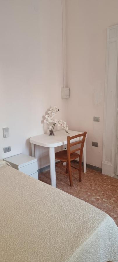 Appartamenti Su Piazza Matteotti Forio Centralissimi Buitenkant foto